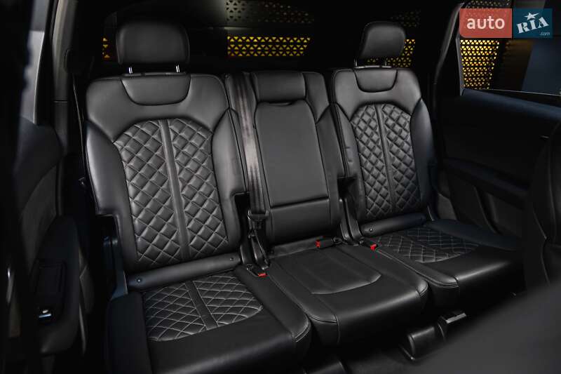 Внедорожник / Кроссовер Audi SQ7 2020 в Луцке