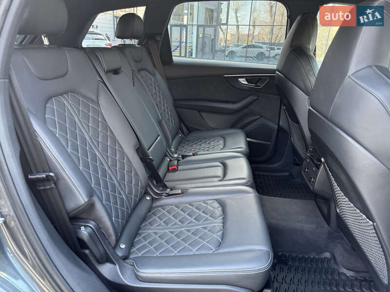 Внедорожник / Кроссовер Audi SQ7 2021 в Хмельницком