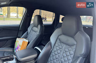 Внедорожник / Кроссовер Audi SQ7 2021 в 