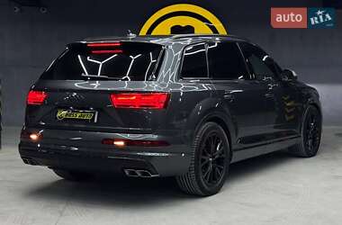 Внедорожник / Кроссовер Audi SQ7 2018 в 