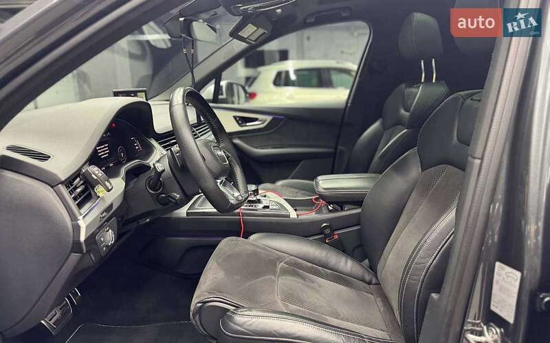 Внедорожник / Кроссовер Audi SQ7 2018 в Черновцах