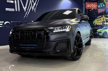 Позашляховик / Кросовер Audi SQ7 2020 в 