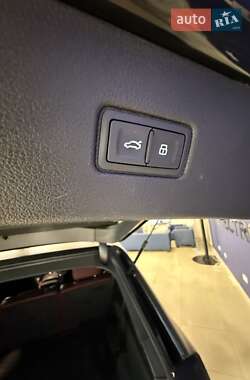 Позашляховик / Кросовер Audi SQ7 2020 в 