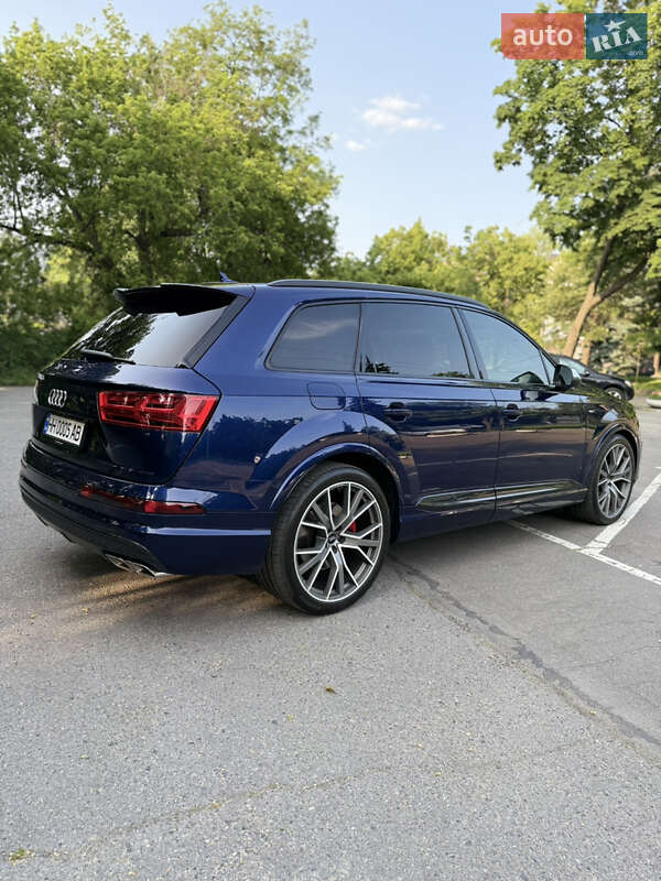 Позашляховик / Кросовер Audi SQ7 2018 в Дніпрі
