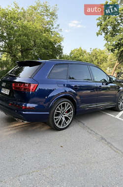 Внедорожник / Кроссовер Audi SQ7 2018 в 