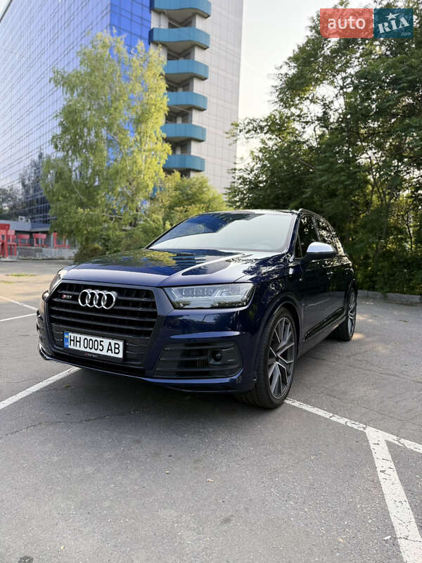 Позашляховик / Кросовер Audi SQ7 2018 в Дніпрі