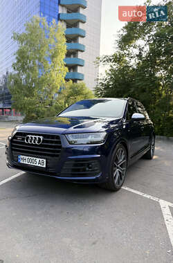 Внедорожник / Кроссовер Audi SQ7 2018 в 