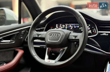 Внедорожник / Кроссовер Audi SQ7 2021 в 