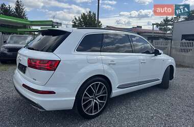 Внедорожник / Кроссовер Audi SQ7 2017 в 
