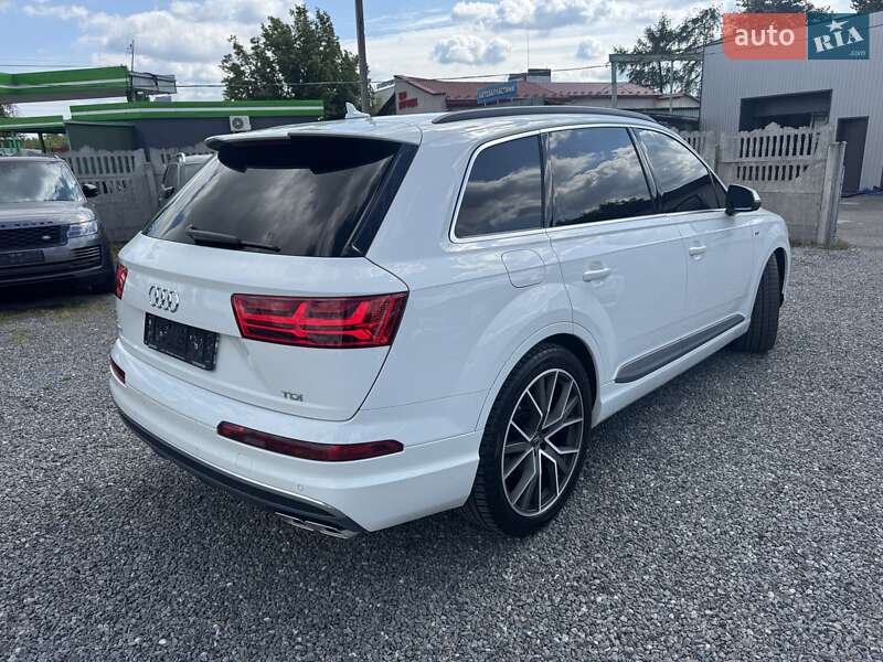 Внедорожник / Кроссовер Audi SQ7 2017 в Тернополе