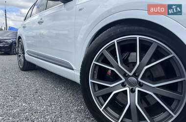 Внедорожник / Кроссовер Audi SQ7 2017 в 