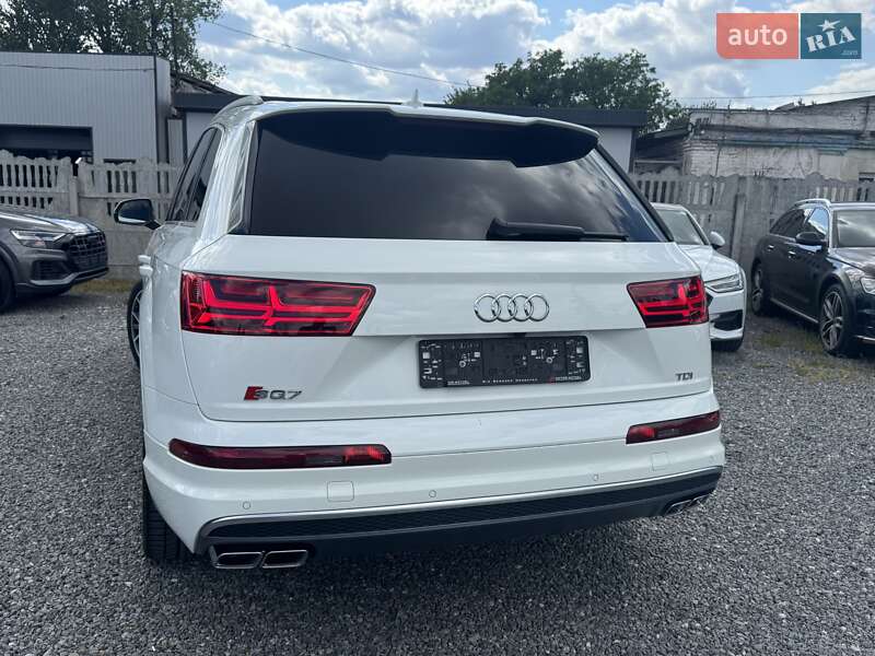 Внедорожник / Кроссовер Audi SQ7 2017 в Тернополе