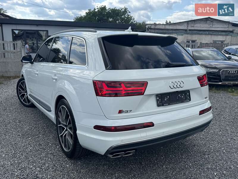 Внедорожник / Кроссовер Audi SQ7 2017 в Тернополе