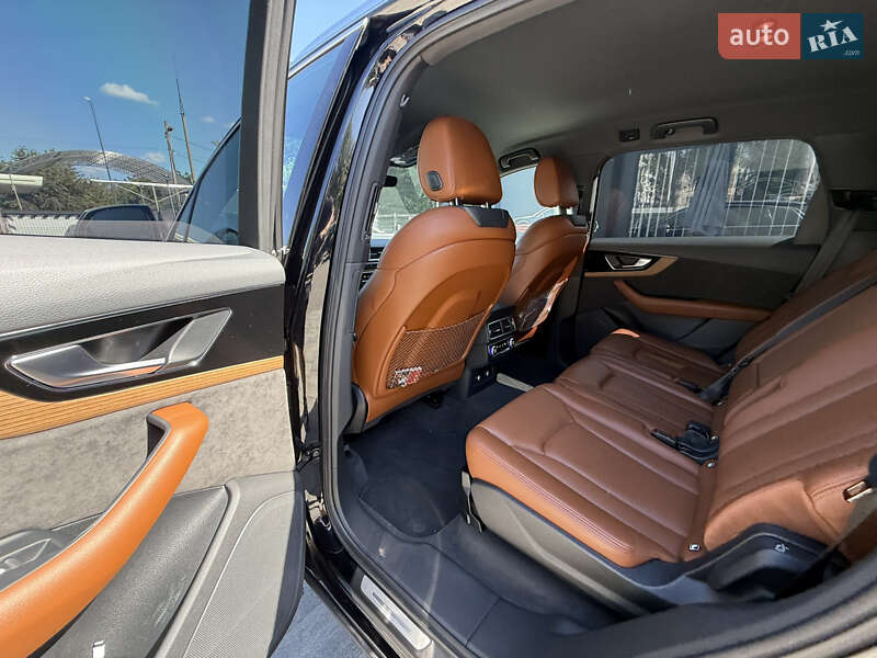 Внедорожник / Кроссовер Audi SQ7 2019 в Виннице