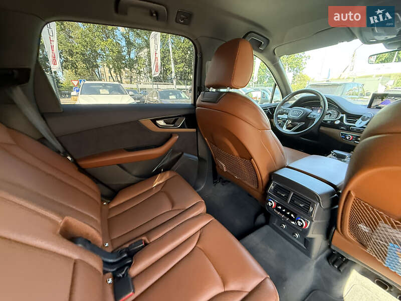 Внедорожник / Кроссовер Audi SQ7 2019 в Виннице
