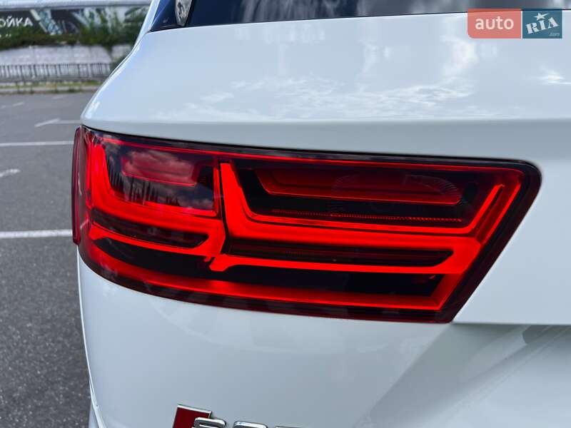 Внедорожник / Кроссовер Audi SQ7 2017 в Киеве