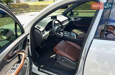 Внедорожник / Кроссовер Audi SQ7 2017 в 