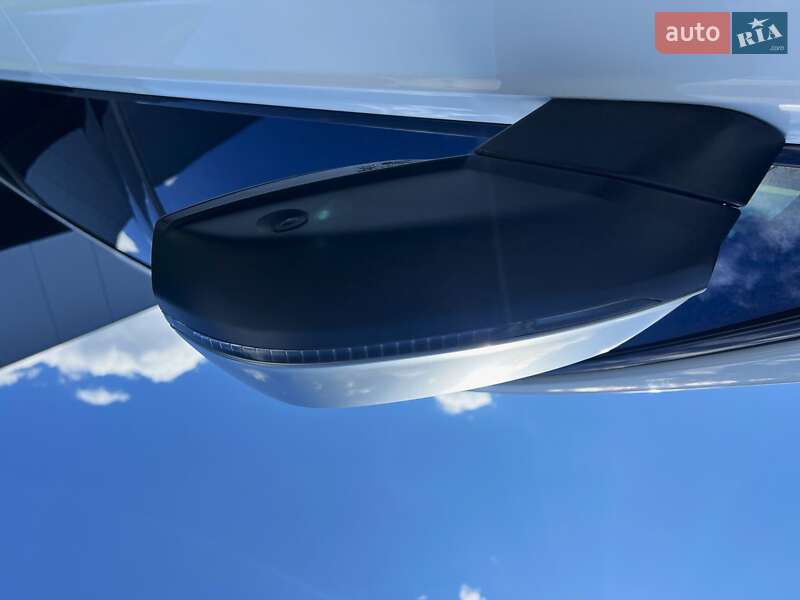 Внедорожник / Кроссовер Audi SQ7 2017 в Киеве