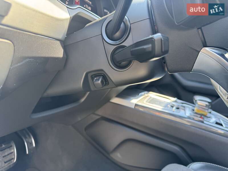 Внедорожник / Кроссовер Audi SQ7 2017 в Киеве
