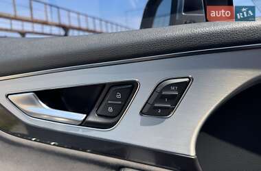 Внедорожник / Кроссовер Audi SQ7 2017 в 
