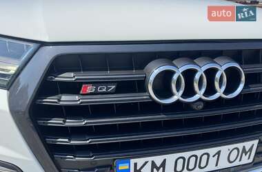 Внедорожник / Кроссовер Audi SQ7 2017 в 