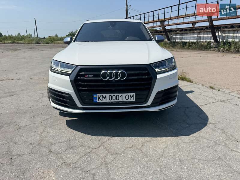 Внедорожник / Кроссовер Audi SQ7 2017 в Киеве