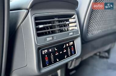 Внедорожник / Кроссовер Audi SQ7 2024 в 