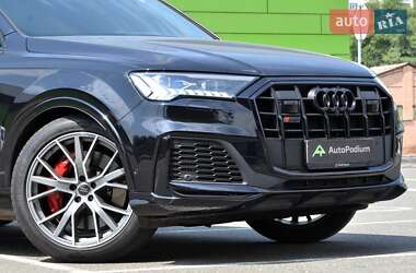 Внедорожник / Кроссовер Audi SQ7 2019 в 
