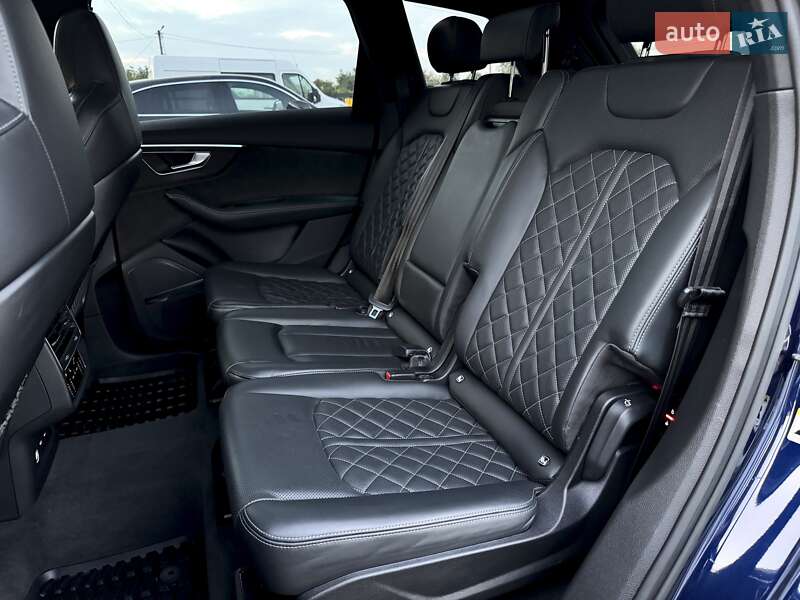 Внедорожник / Кроссовер Audi SQ7 2020 в Луцке