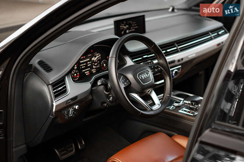 Внедорожник / Кроссовер Audi SQ7 2017 в Киеве