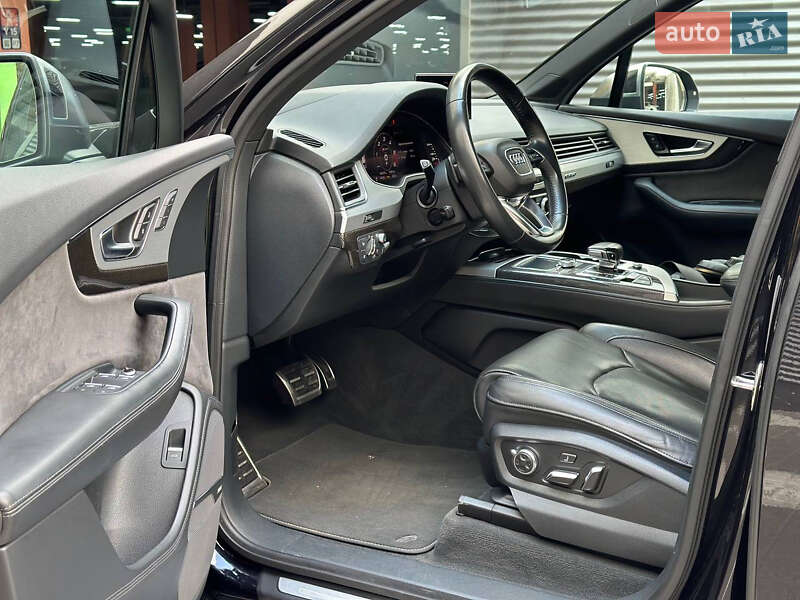 Позашляховик / Кросовер Audi SQ7 2018 в Києві