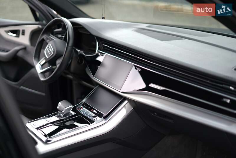 Внедорожник / Кроссовер Audi SQ7 2021 в Луцке