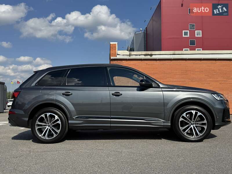 Внедорожник / Кроссовер Audi SQ7 2023 в Киеве