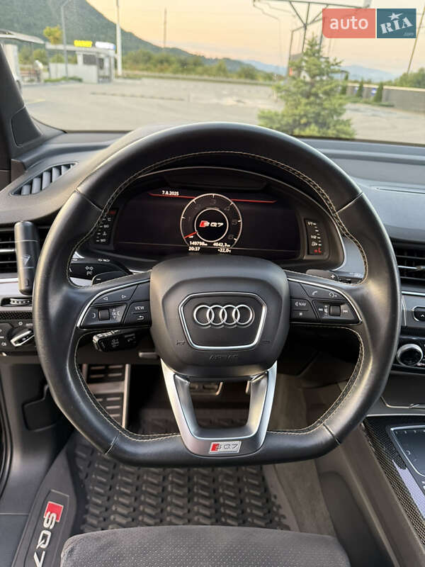 Внедорожник / Кроссовер Audi SQ7 2017 в Хусте