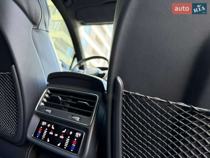 Внедорожник / Кроссовер Audi SQ7 2022 в Киеве