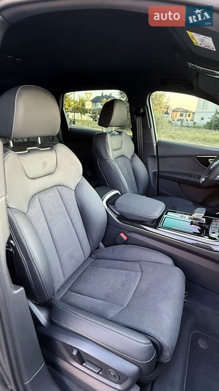 Внедорожник / Кроссовер Audi SQ7 2024 в Львове