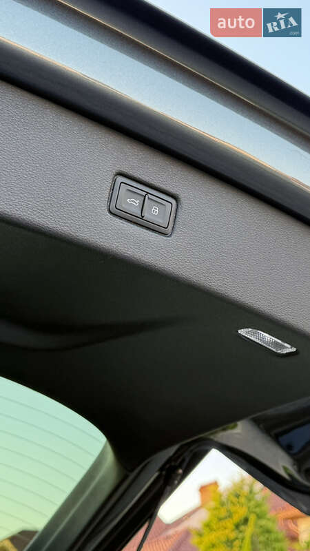 Внедорожник / Кроссовер Audi SQ7 2024 в Львове