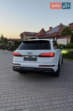 Внедорожник / Кроссовер Audi SQ7 2024 в 
