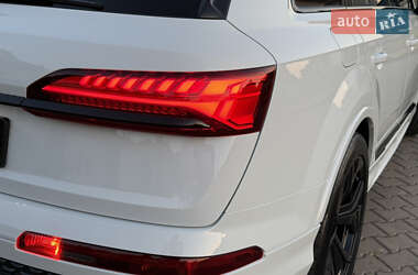 Внедорожник / Кроссовер Audi SQ7 2024 в 