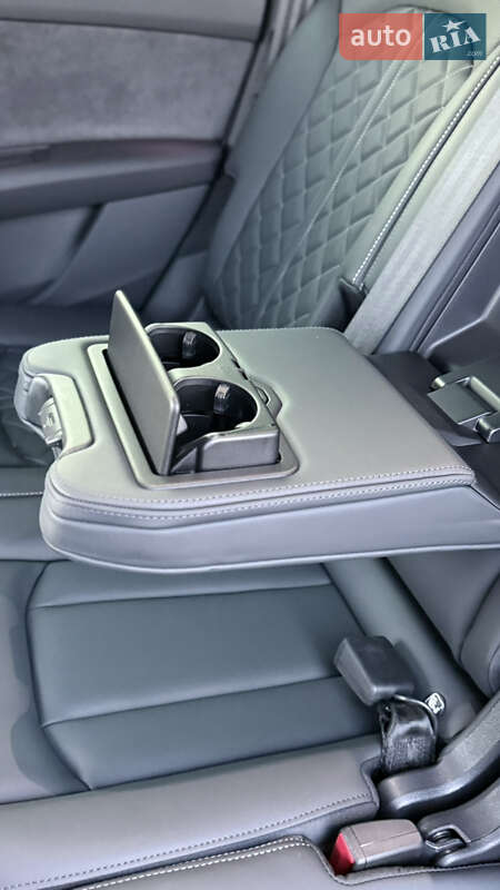 Внедорожник / Кроссовер Audi SQ7 2024 в Одессе