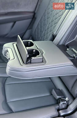 Внедорожник / Кроссовер Audi SQ7 2024 в 