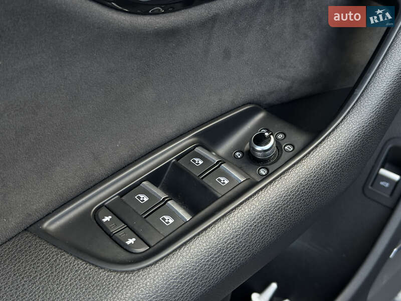 Внедорожник / Кроссовер Audi SQ7 2017 в Львове