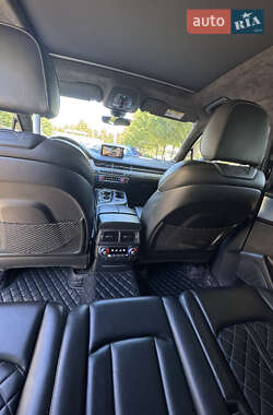 Внедорожник / Кроссовер Audi SQ7 2016 в 