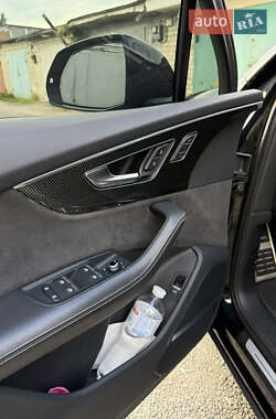Внедорожник / Кроссовер Audi SQ7 2021 в 