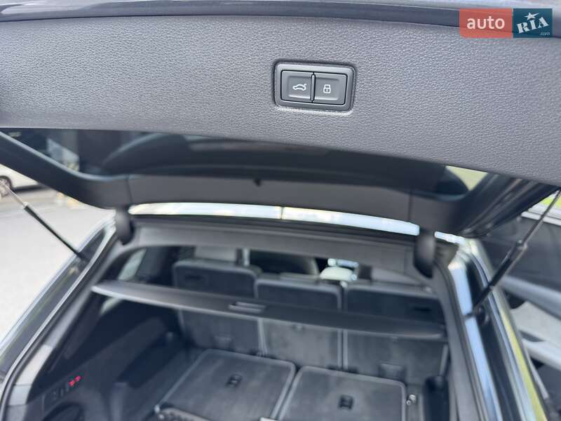 Внедорожник / Кроссовер Audi SQ7 2023 в Киеве