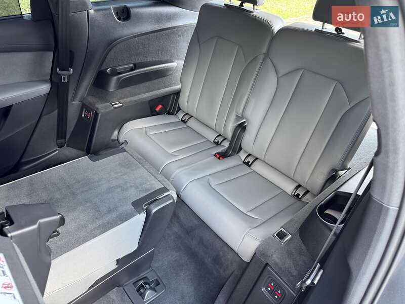 Внедорожник / Кроссовер Audi SQ7 2023 в Киеве