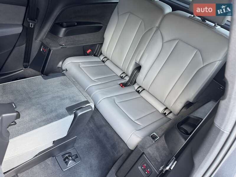 Внедорожник / Кроссовер Audi SQ7 2023 в Киеве