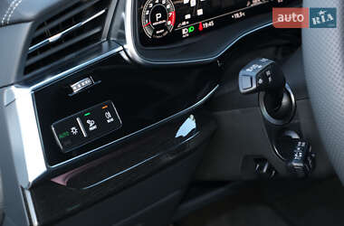 Позашляховик / Кросовер Audi SQ7 2024 в 