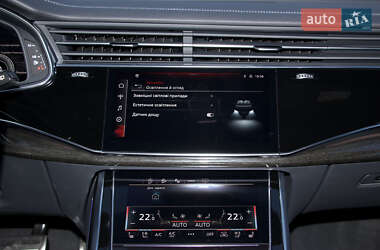 Позашляховик / Кросовер Audi SQ7 2024 в 