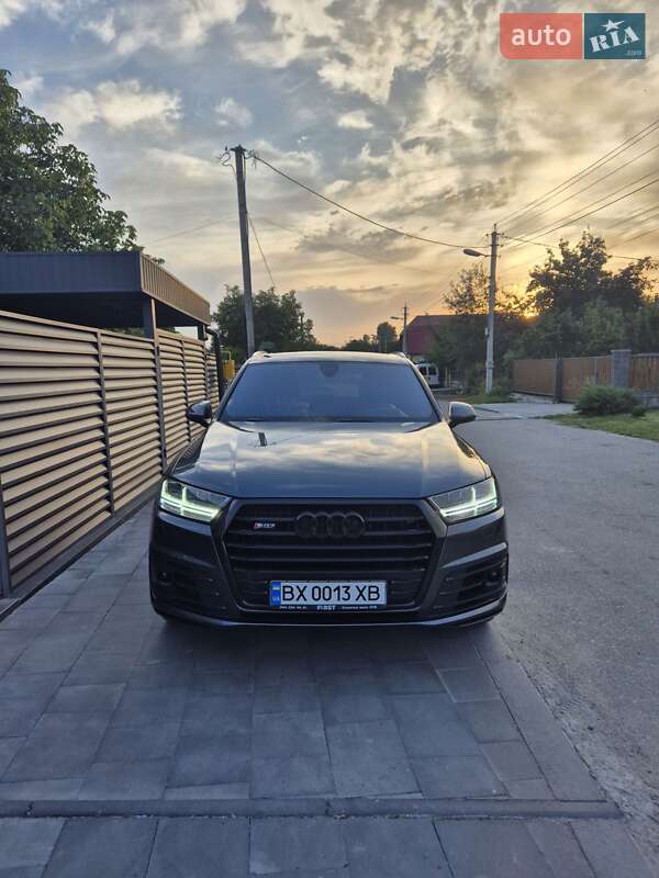 Внедорожник / Кроссовер Audi SQ7 2017 в 